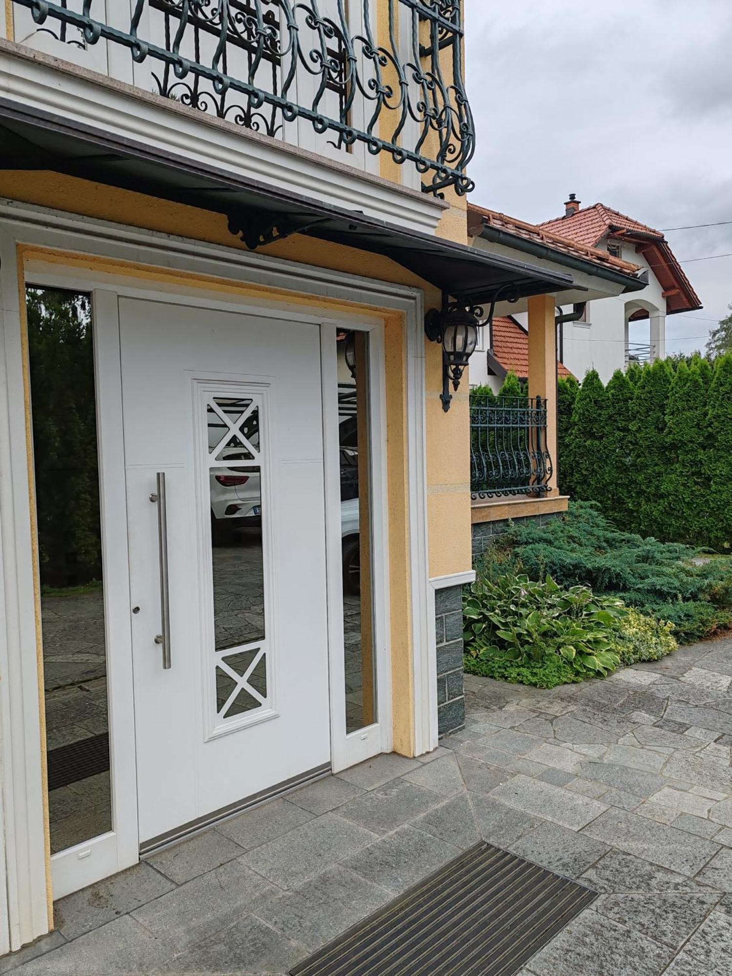 Matt'S Central Place Bled Exterior foto